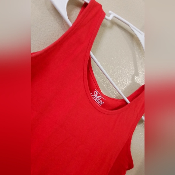 tank top - Picture 2 of 2